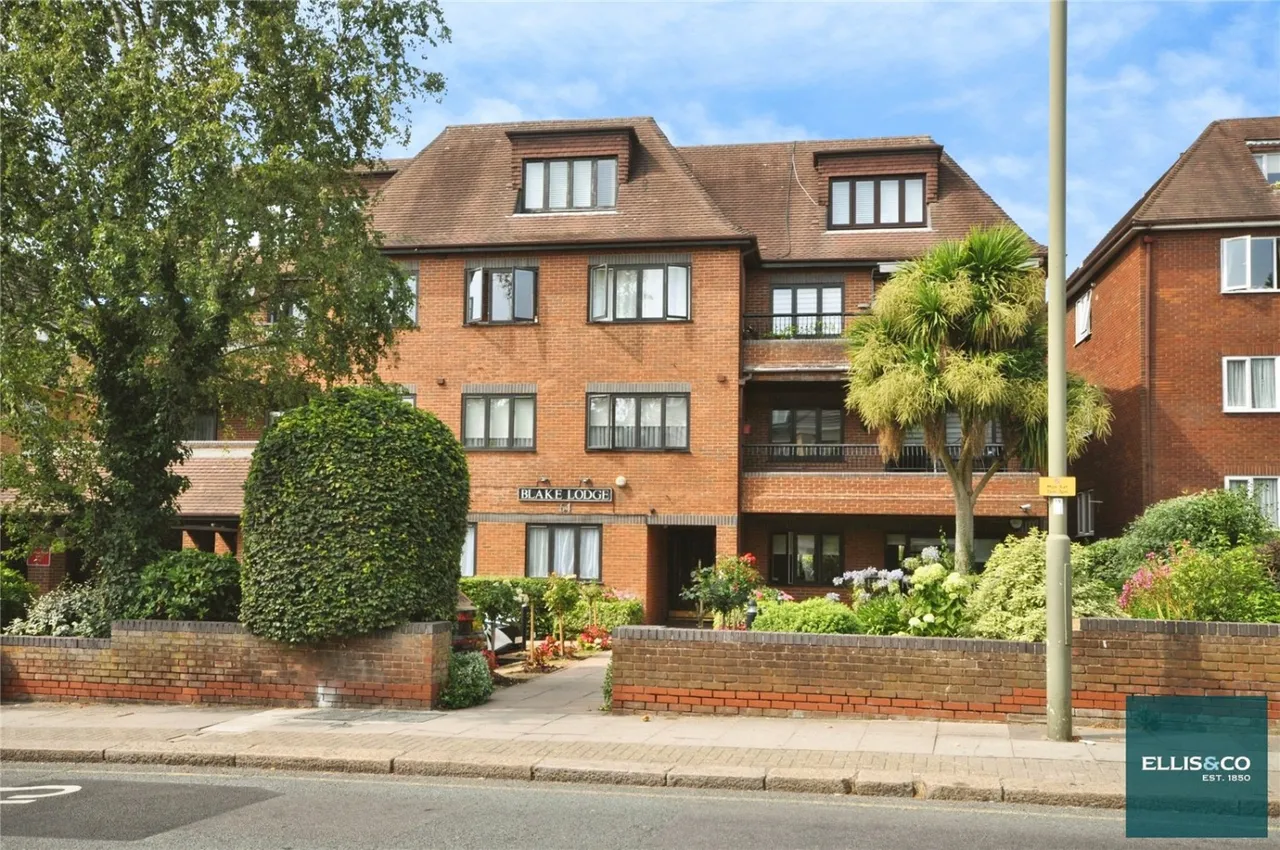 Hendon Lane, Finchley, N3, photo 18
