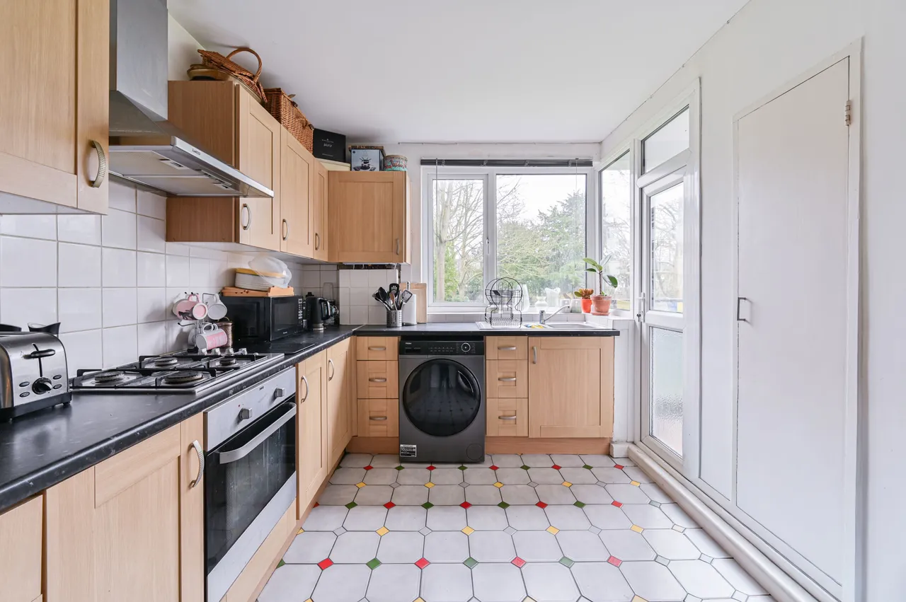 31 Scrutton Close, London, photo 5