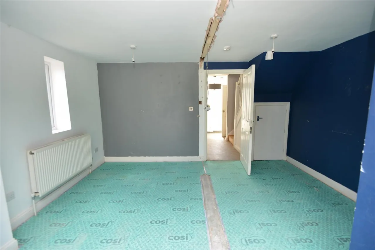 Downend Road, Kingswood, Bristol BS15 1SP, photo 11