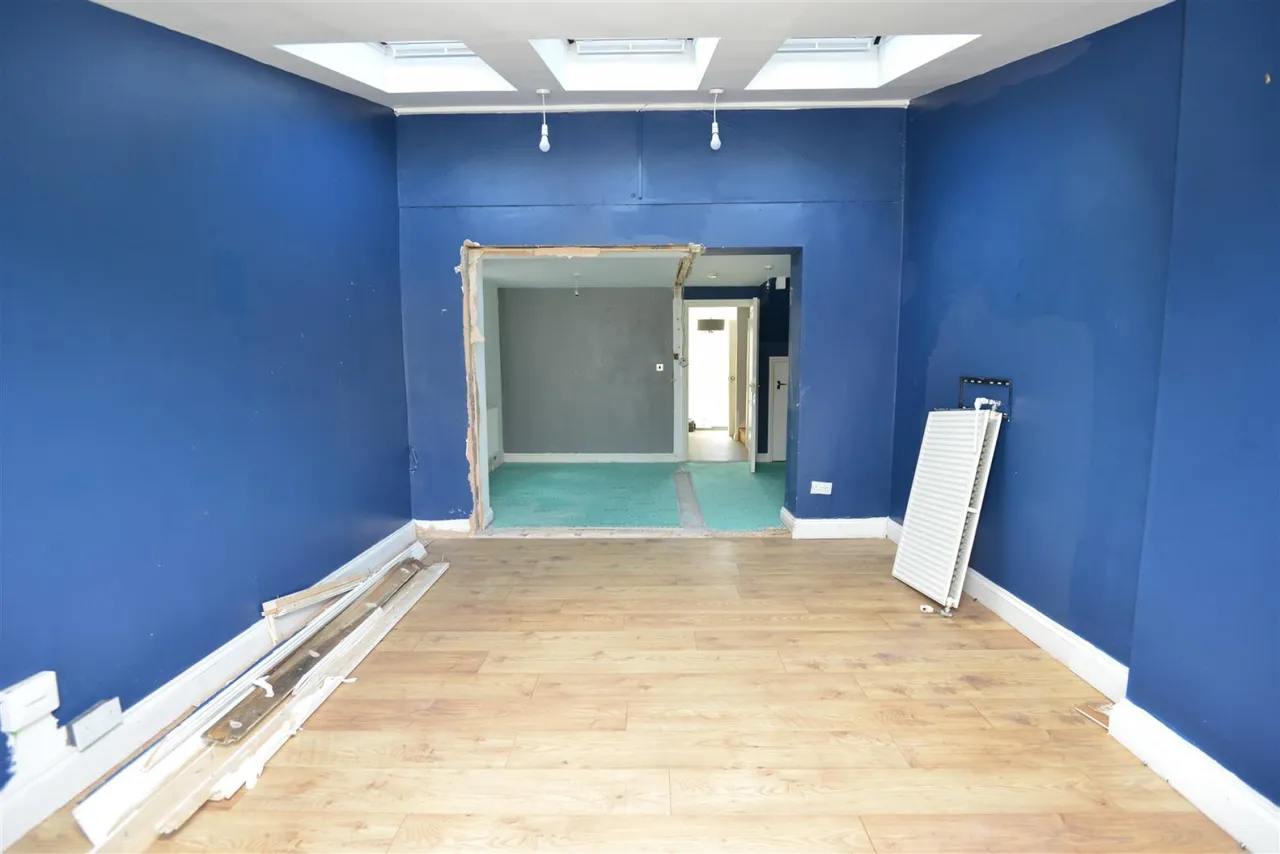 Downend Road, Kingswood, Bristol BS15 1SP, photo 5