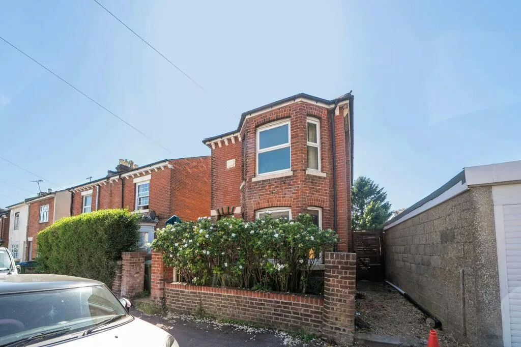 2 bed house for sale, Spear Road, Southampton, SO14