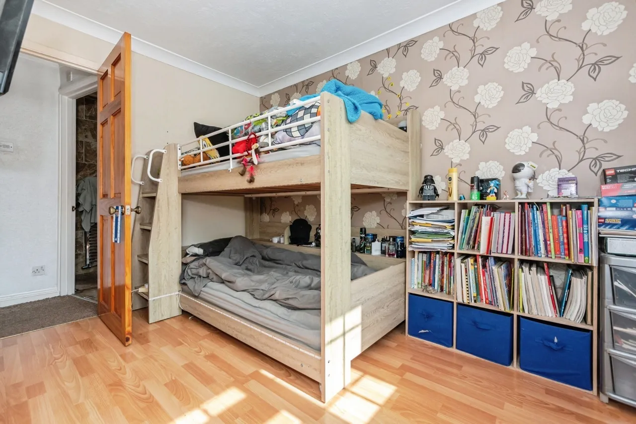 St. Hildas Way, Gravesend, DA12, photo 13