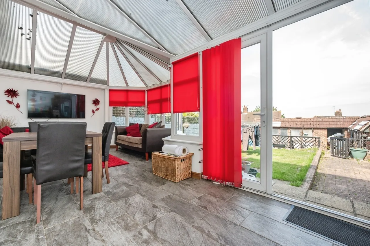 St. Hildas Way, Gravesend, DA12, photo 11