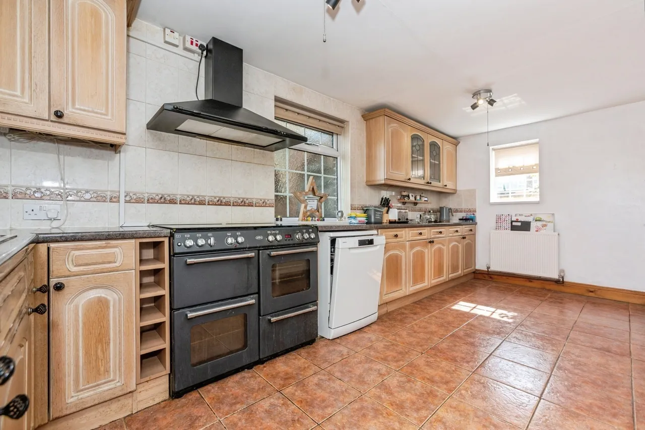 St. Hildas Way, Gravesend, DA12, photo 9