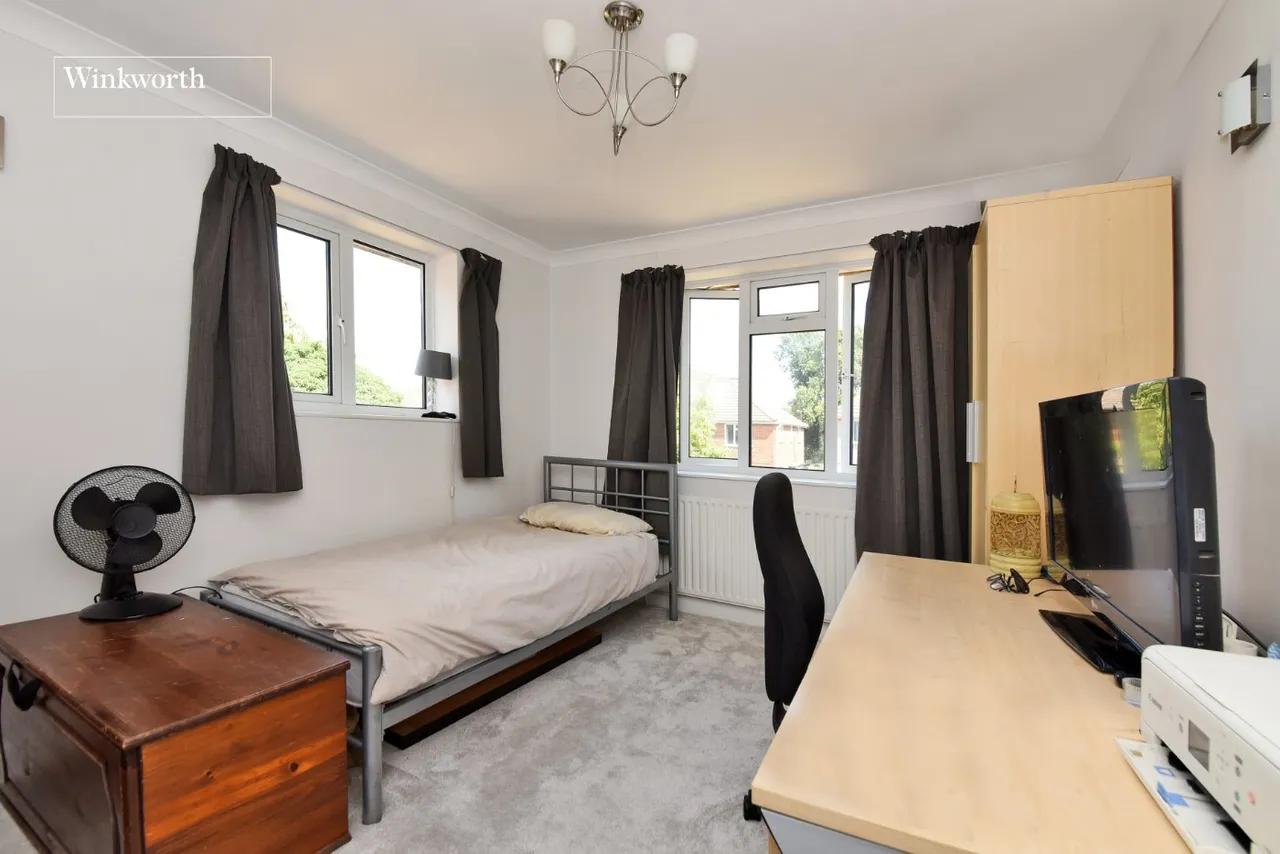Ardrossan Gardens, Worcester Park, Surrey, KT4, photo 6