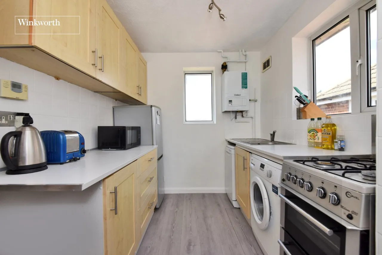 2 bed flat for sale — Ardrossan Gardens, Worcester Park, Surrey, KT4