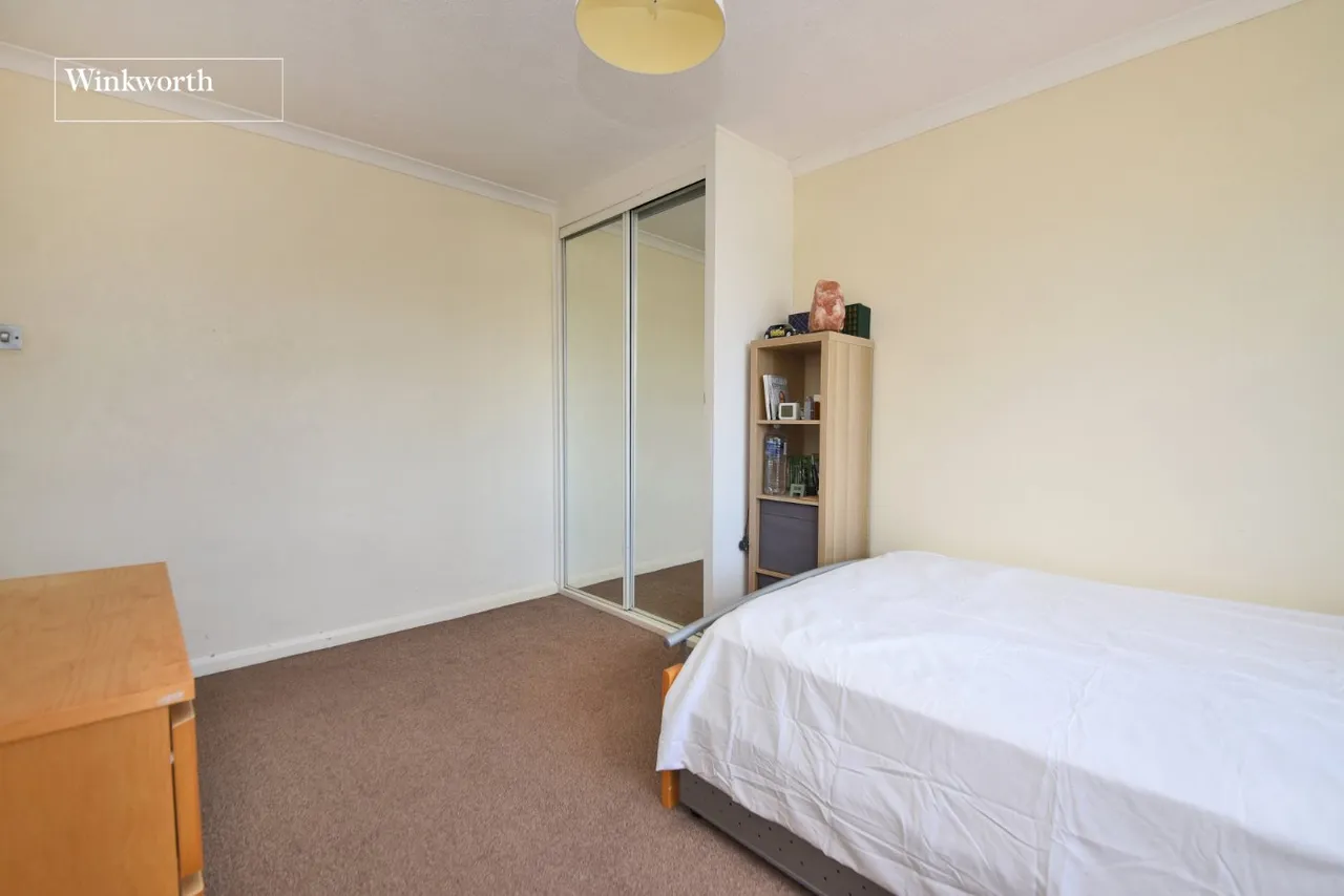 Ardrossan Gardens, Worcester Park, Surrey, KT4, photo 5