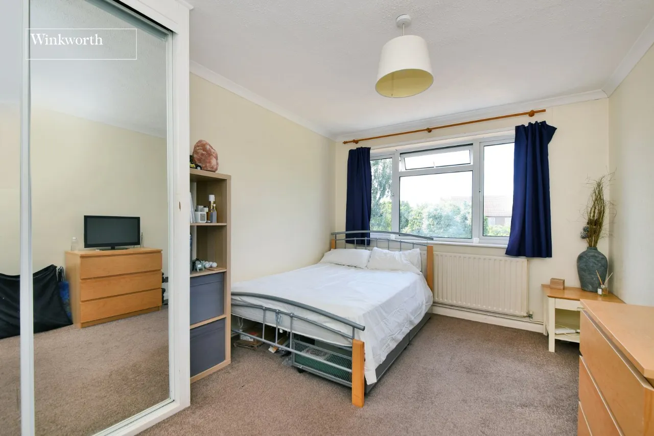 Ardrossan Gardens, Worcester Park, Surrey, KT4, photo 4