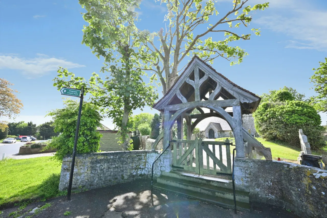 The Street, Upper Stoke, ME3, photo 13