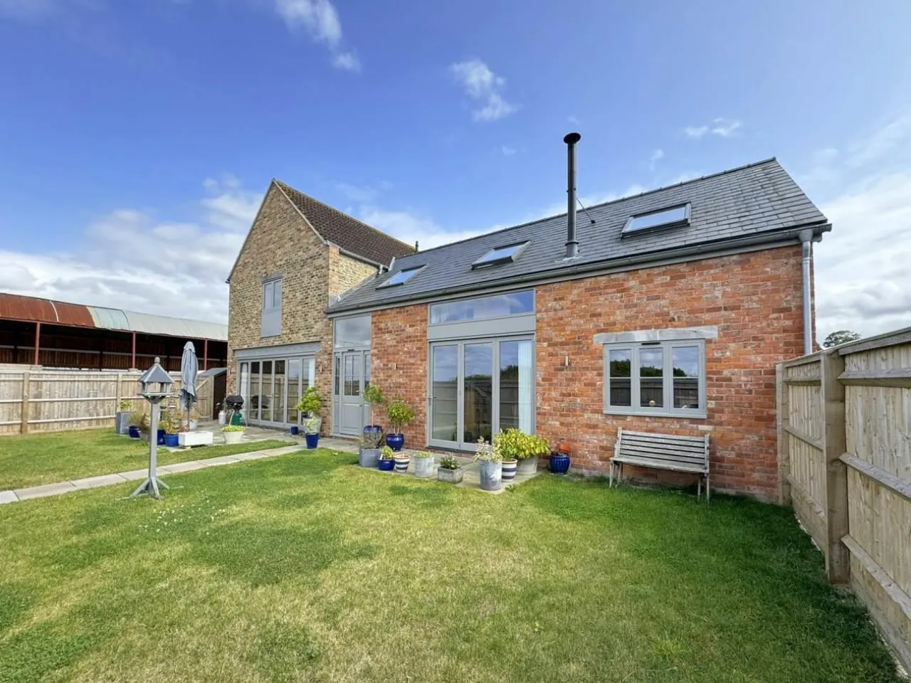 Clapton, Berkeley, GL13, photo 2