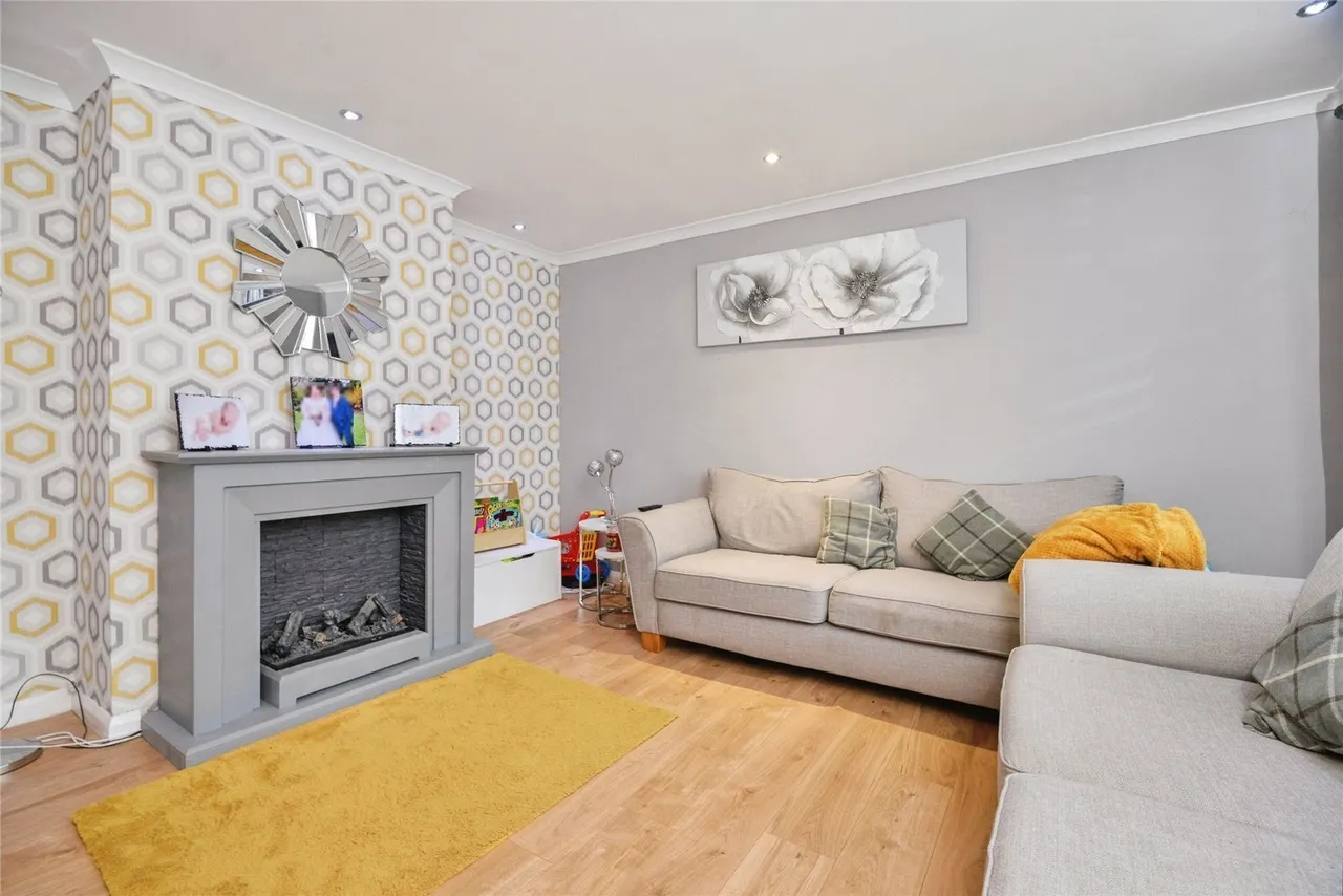 Fairfield Avenue, MIDDLESBROUGH, Cleveland, TS7, photo 2