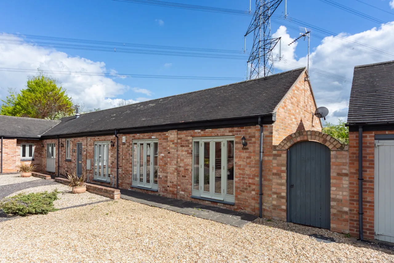 3 bed property for sale — Sandfields Barn, Station Road, Rothley, Leicester, Leicester, LE7 7LD