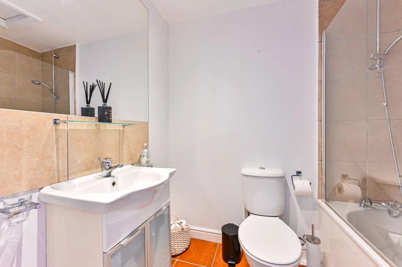 Flat 6, 19 Redcliffe Gardens, London, photo 4