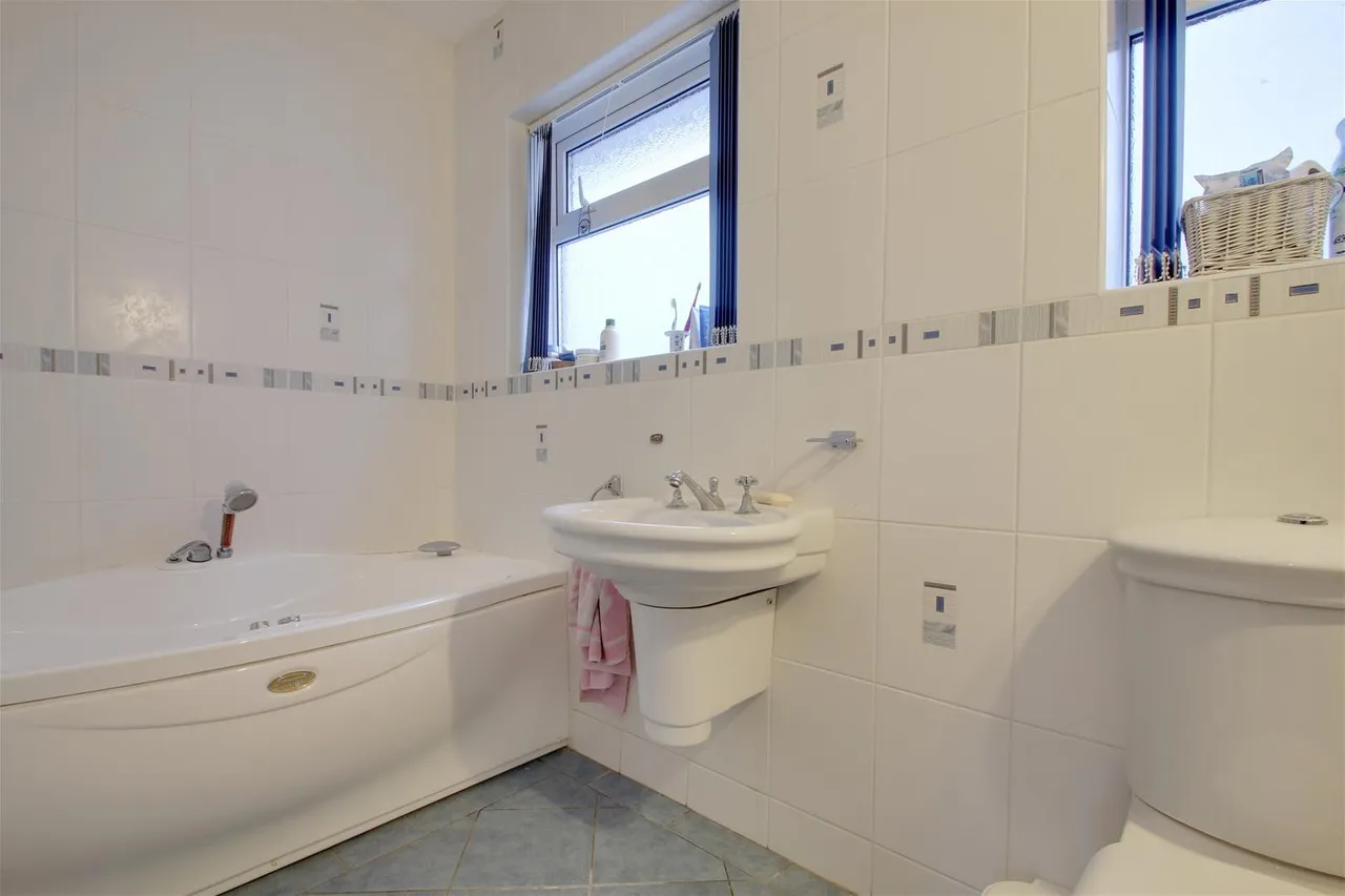 Parklands Avenue, Goring-By-Sea, Worthing, photo 12