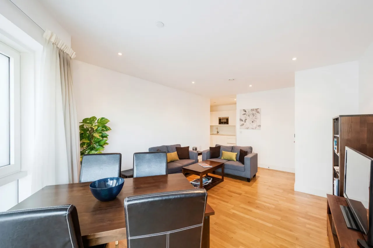 Flotilla House, Battersea Reach, SW18, photo 4