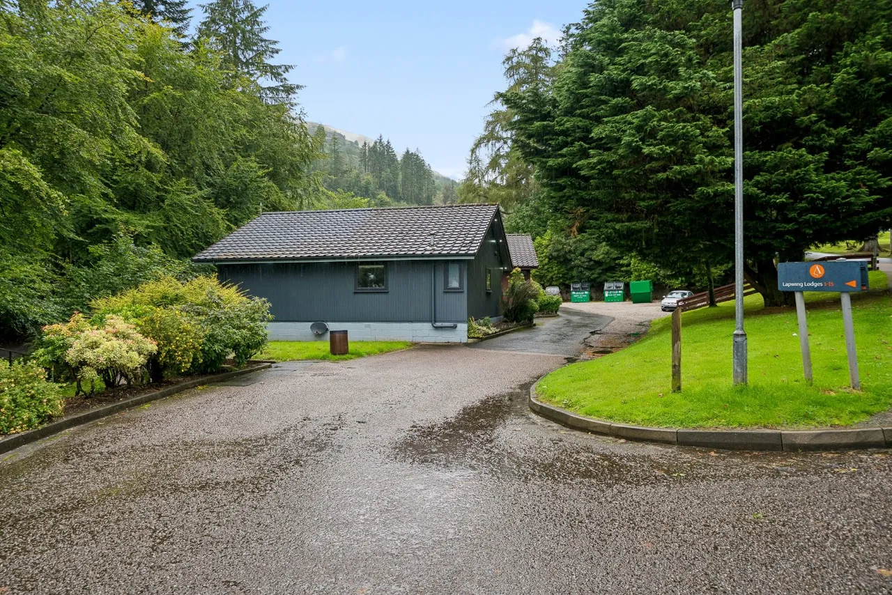 Lapwing, Drimsynie Holiday Village, PA24, photo 22