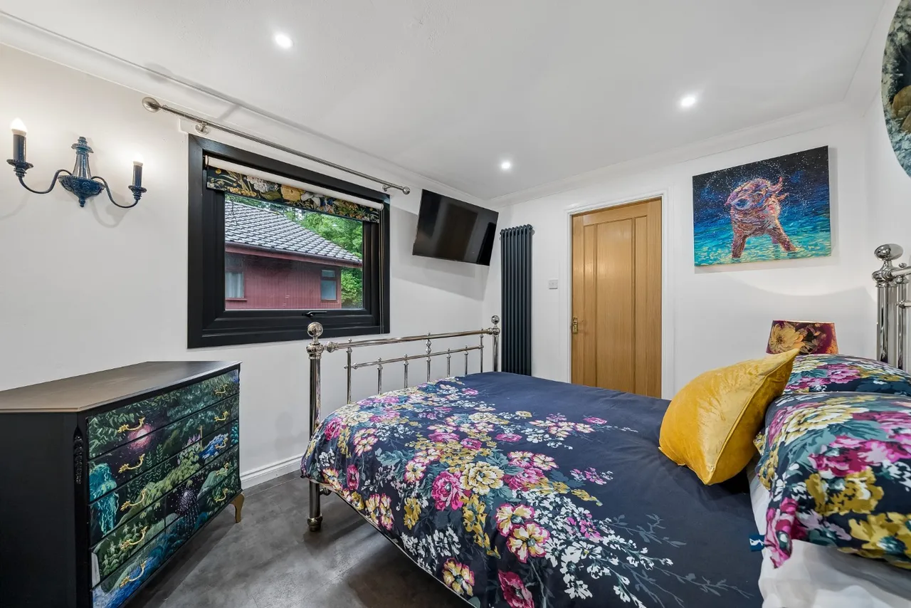Lapwing, Drimsynie Holiday Village, PA24, photo 12