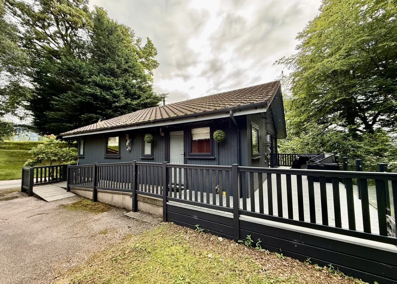 Lapwing, Drimsynie Holiday Village, PA24, photo 20