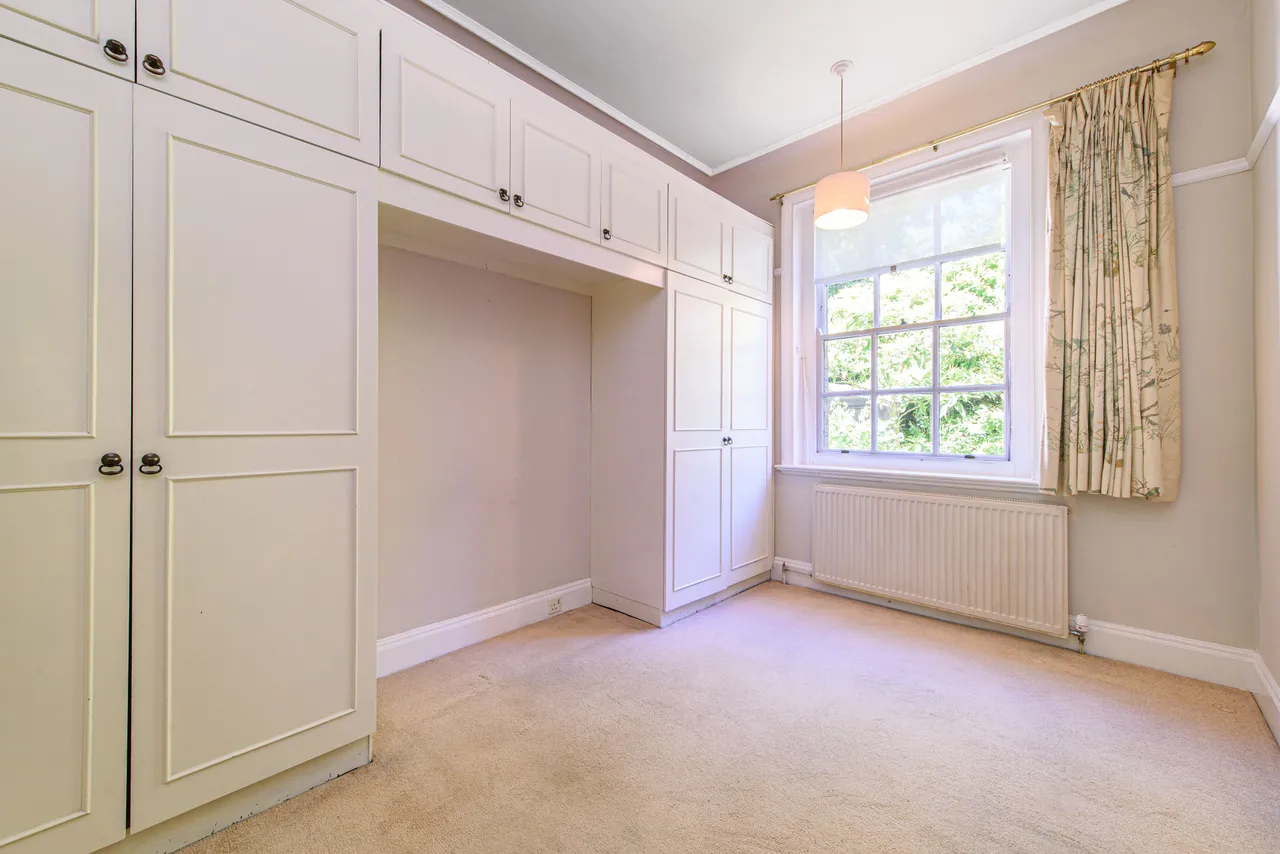 1 Cedar Court, The Drive, London, photo 4