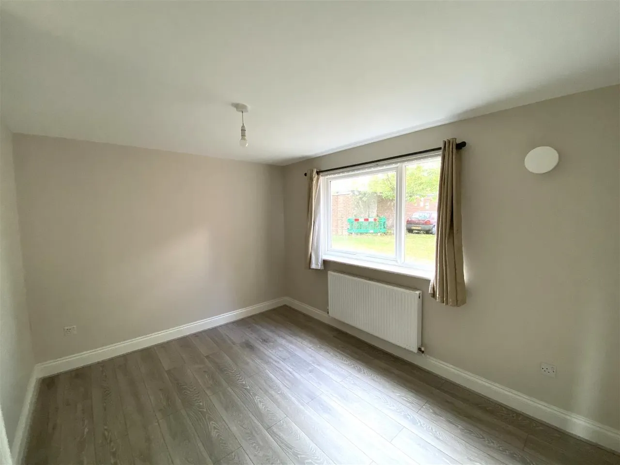 Huxley Close, Northolt, photo 6