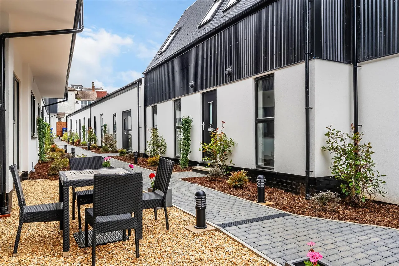 1 bed flat for sale, Vincent Walk, Dorking, RH4