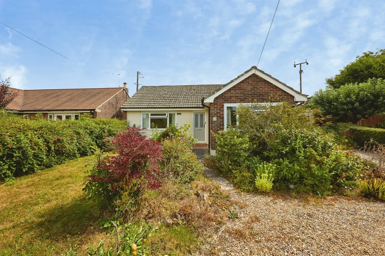 3 bed house for sale, Hayes Mead, Motcombe, SP7