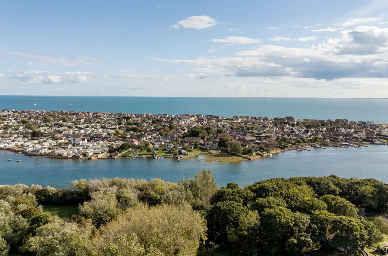 Eastoke Avenue, Hayling Island, PO11, photo 28