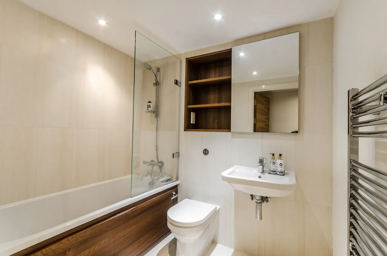 Flat 175, Napier House, Bromyard Avenue, London, photo 4