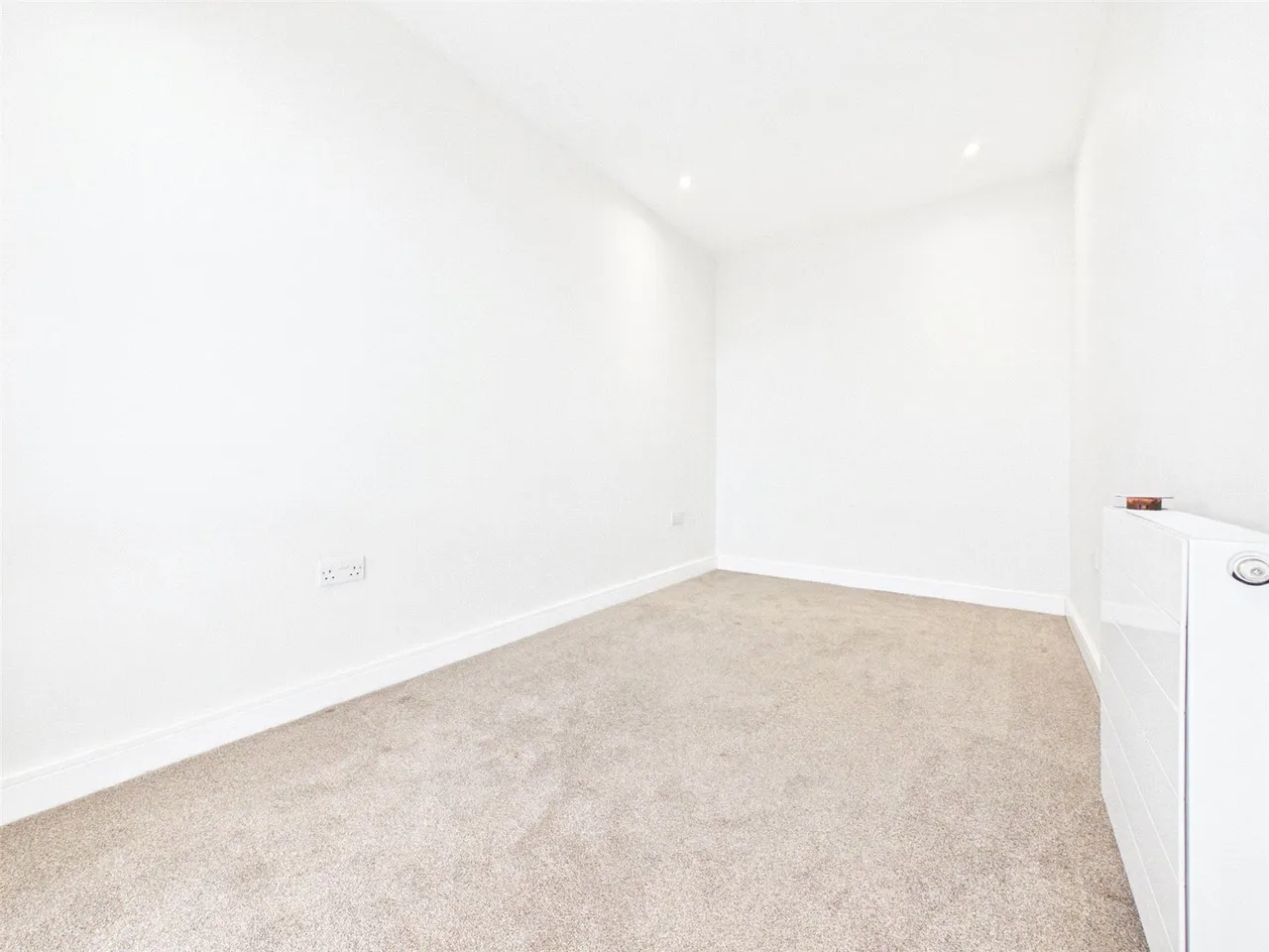 New Road, Rainham, RM13, photo 11