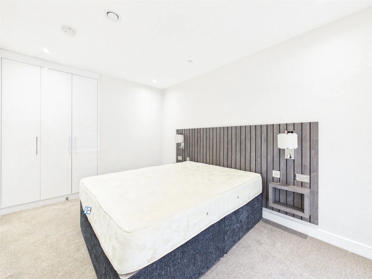 New Road, Rainham, RM13, photo 8