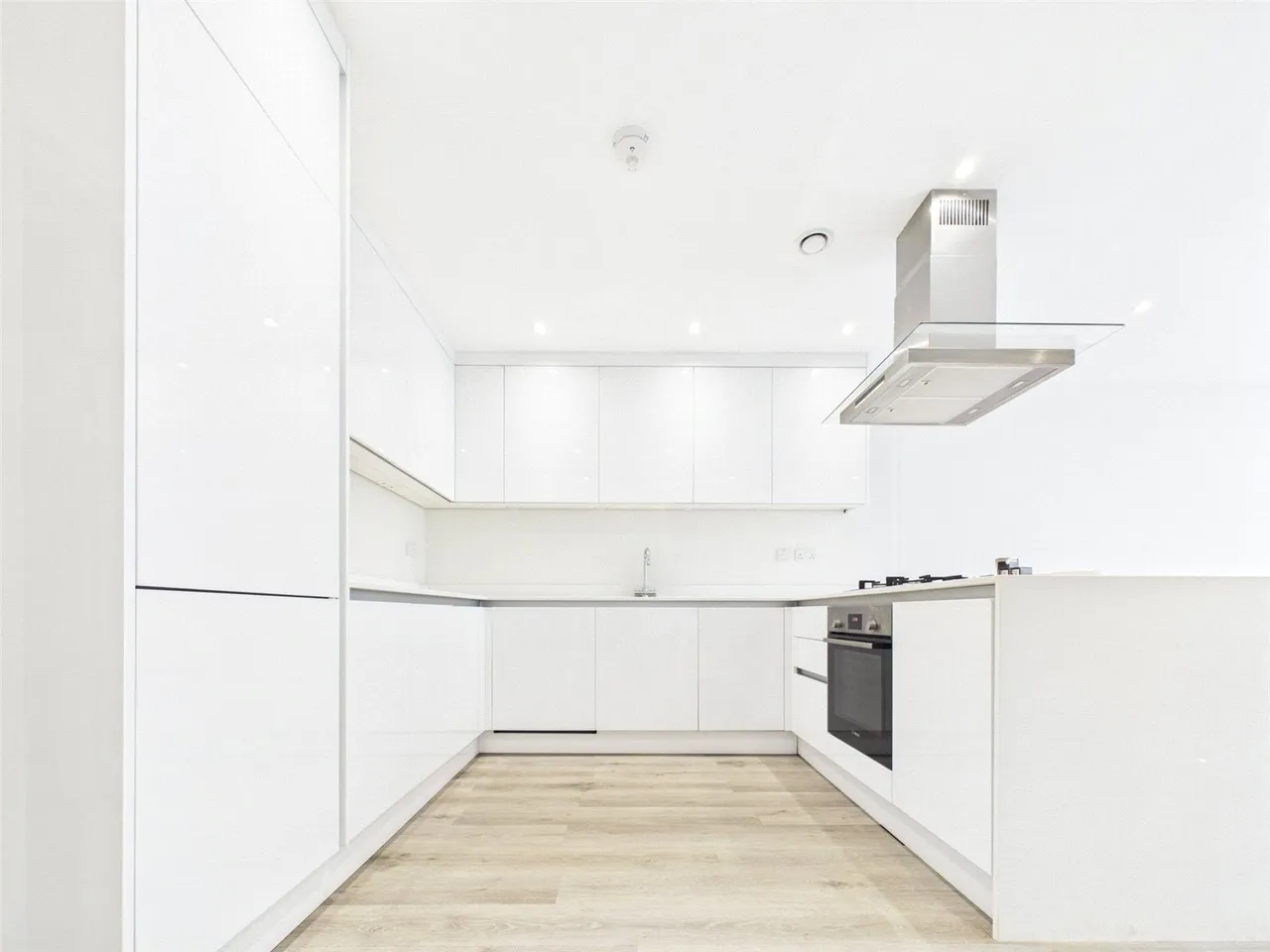 New Road, Rainham, RM13, photo 4