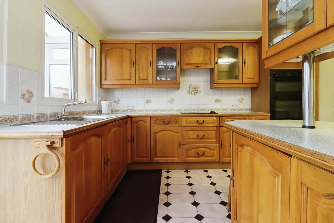 Wellington Road, Telford, TF2, photo 3