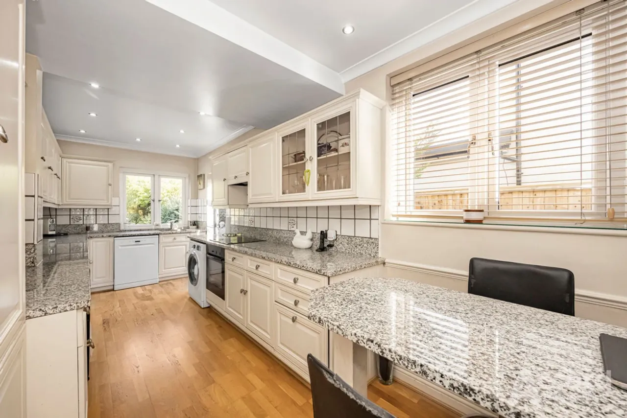 Ayr Way, Romford, RM1, photo 7