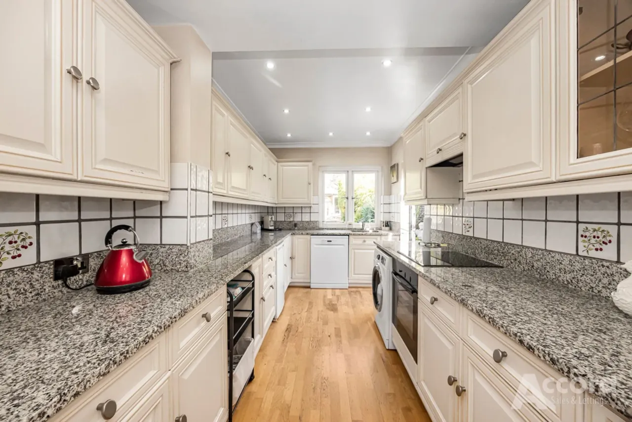 Ayr Way, Romford, RM1, photo 5