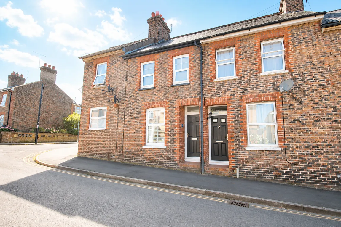 2 bed house for sale — Alexandra Road, Uckfield, TN22 5BD