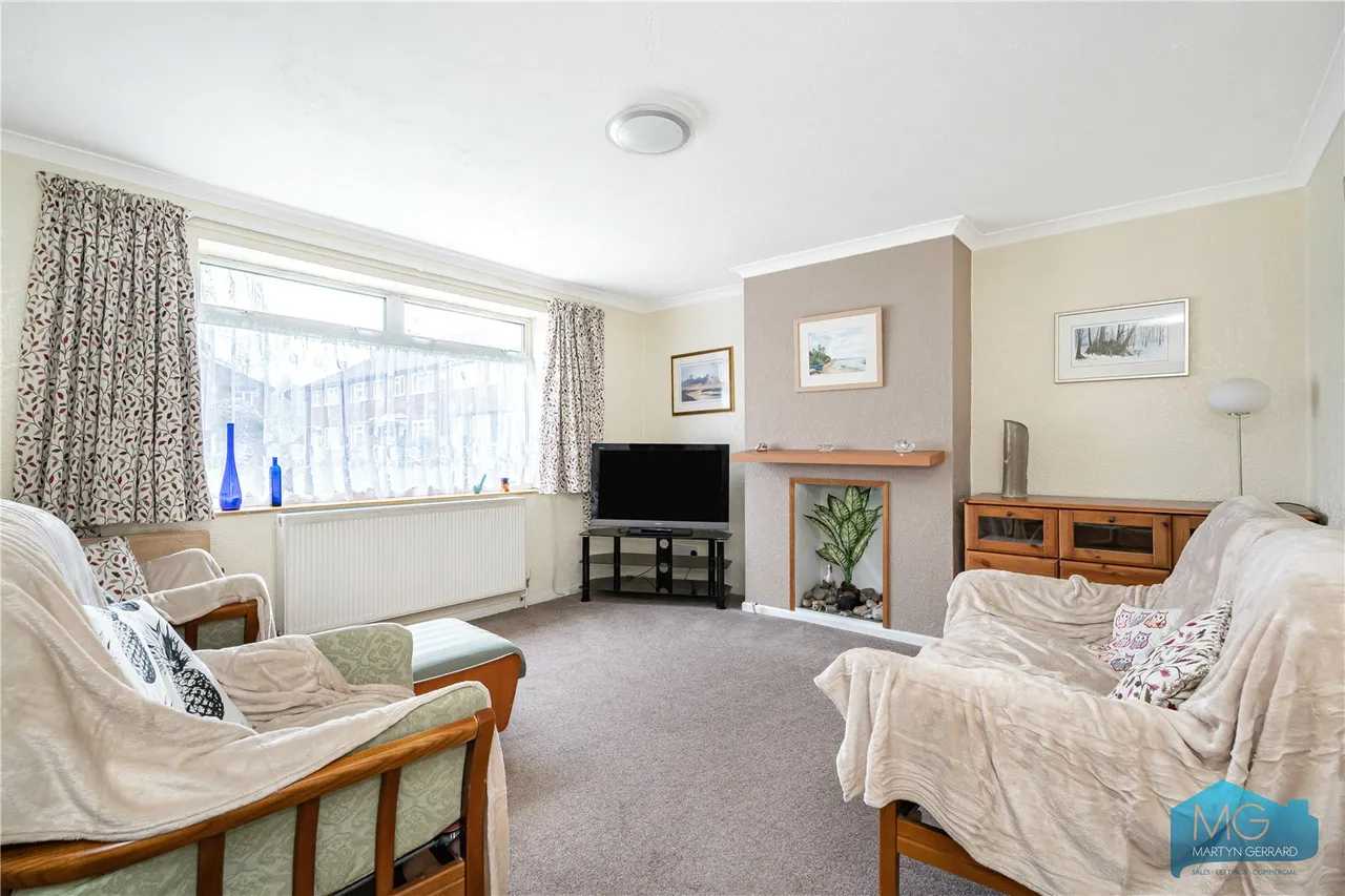 Coniston Close, London, N20, photo 2