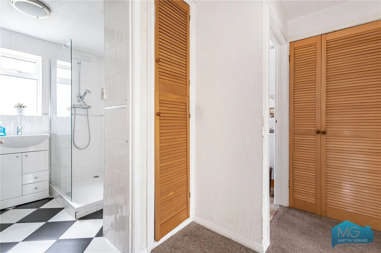 Coniston Close, London, N20, photo 13