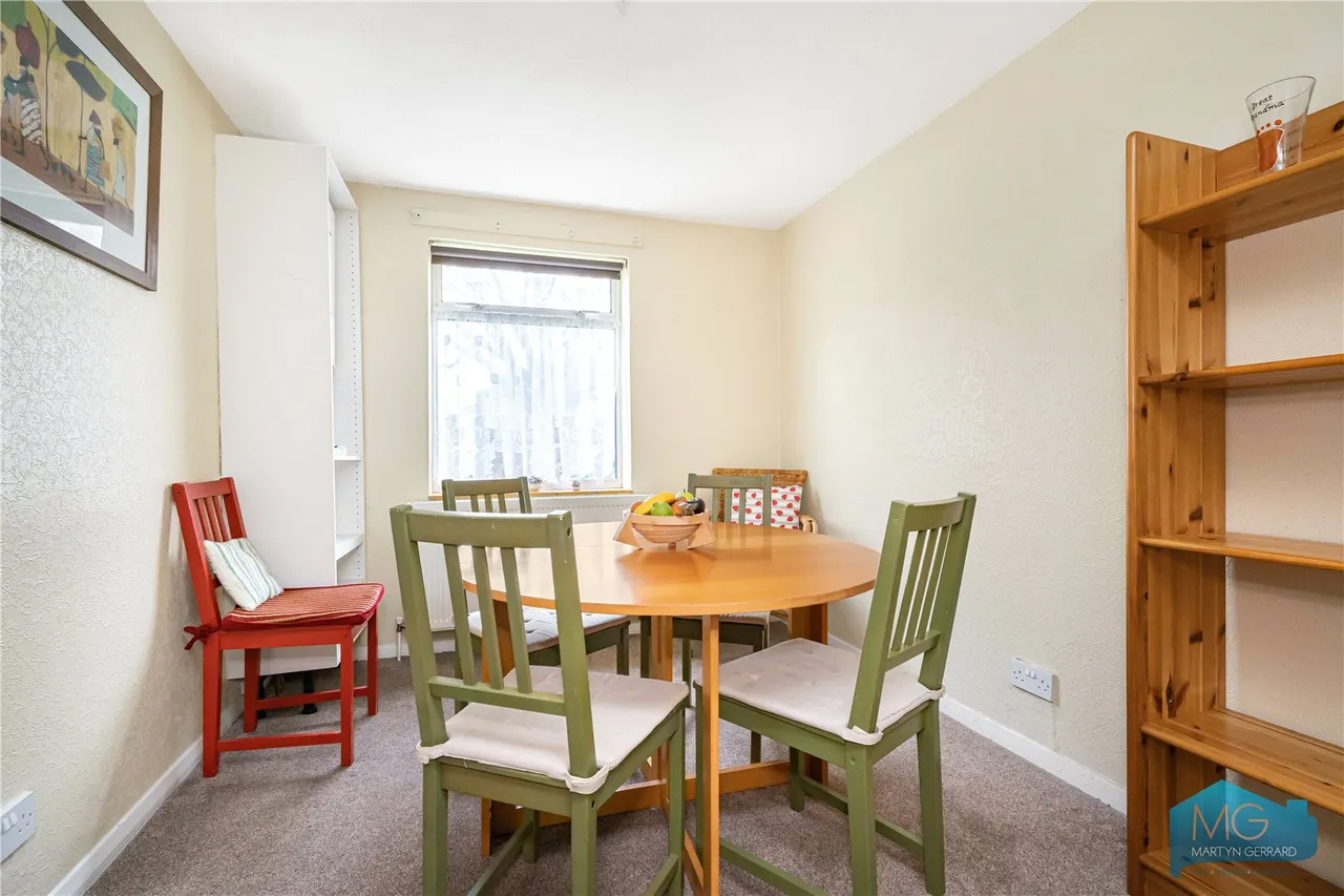 Coniston Close, London, N20, photo 3