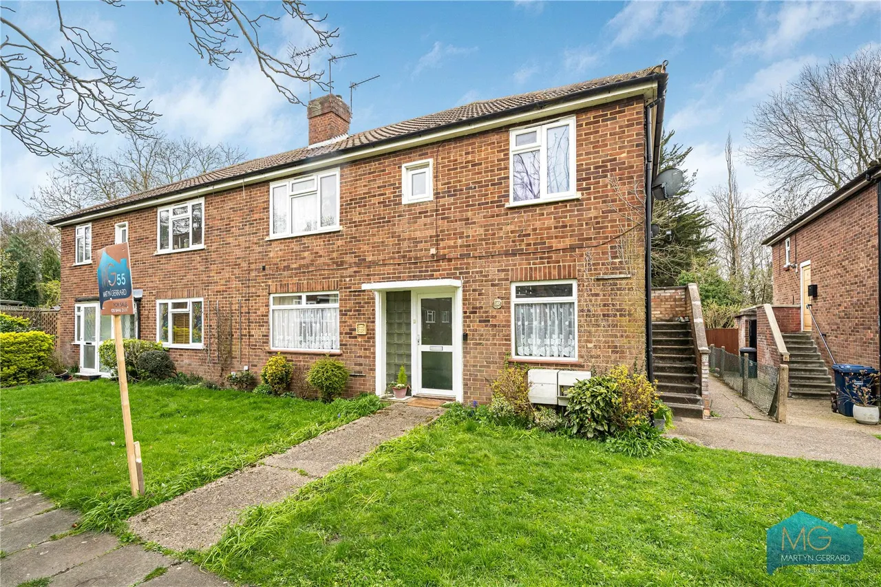 2 bed flat for sale, Coniston Close, London, N20