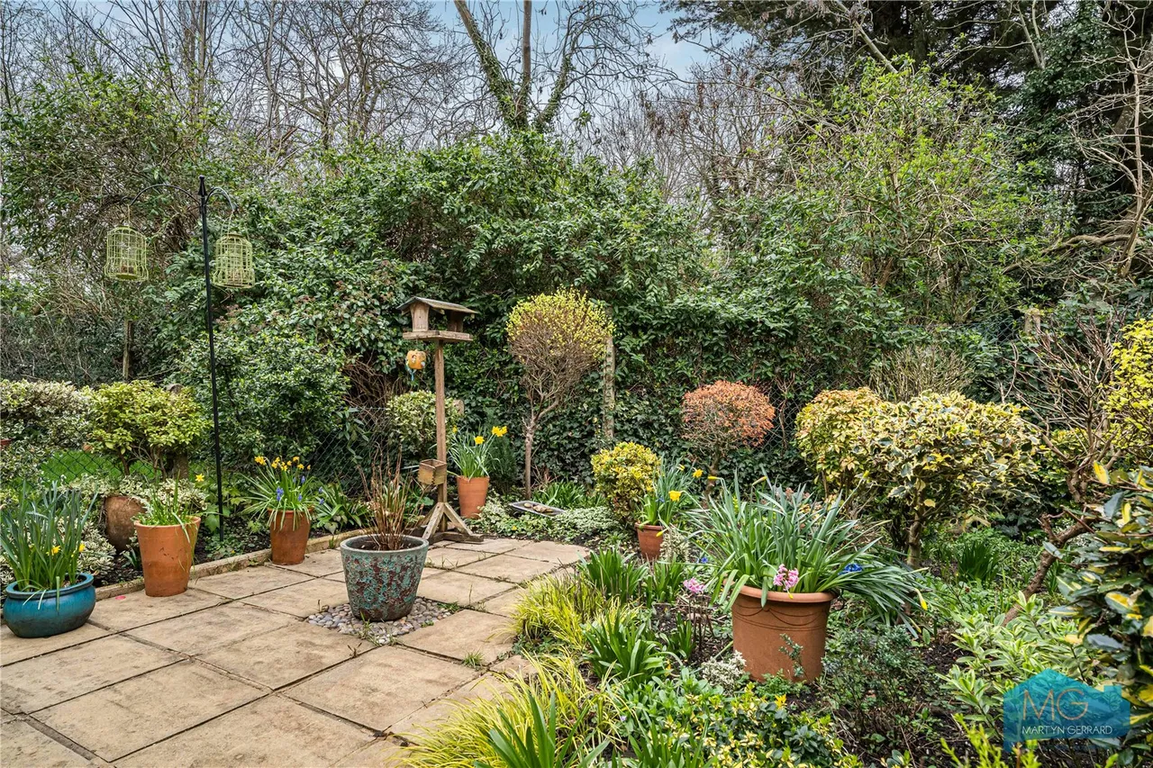 Coniston Close, London, N20, photo 5