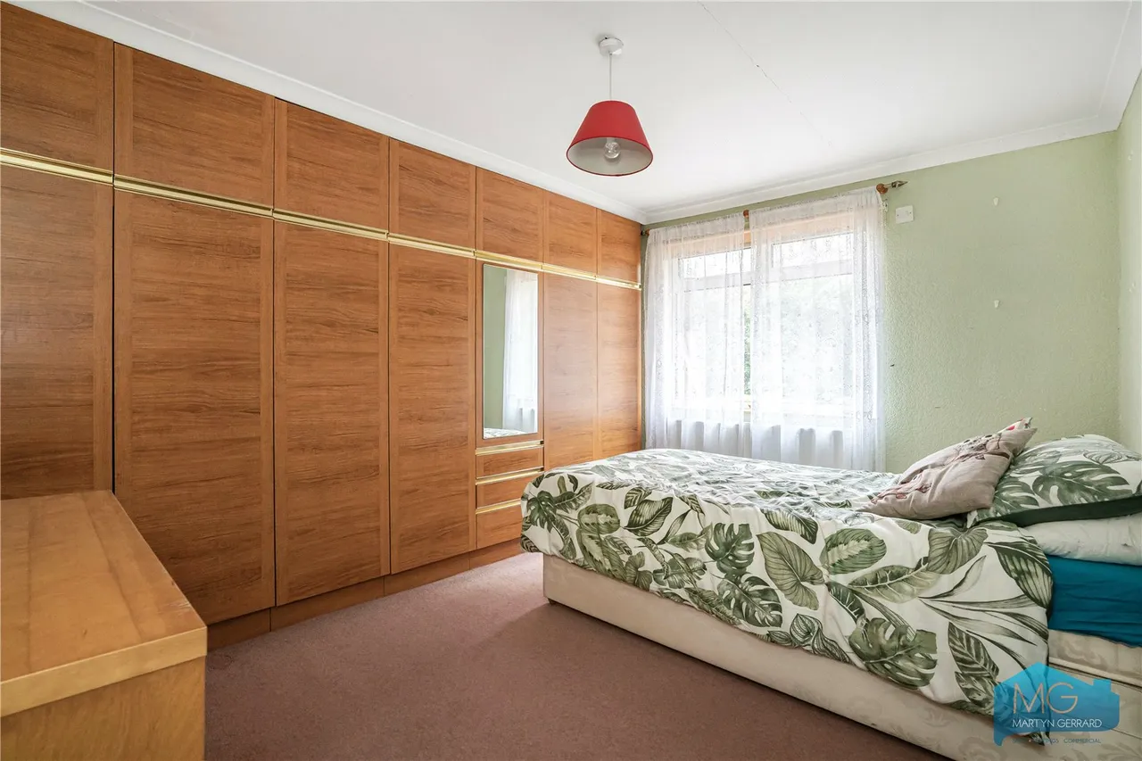 Coniston Close, London, N20, photo 7