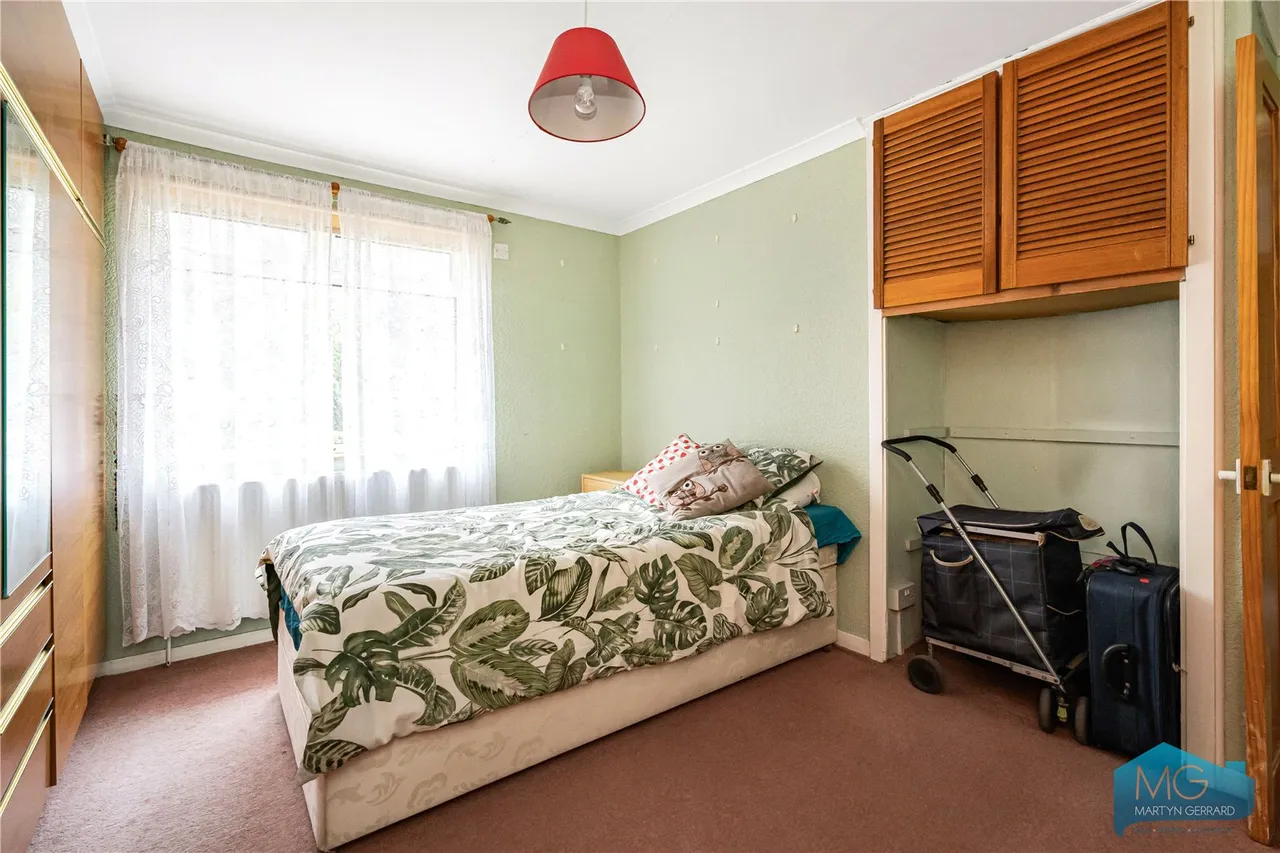 Coniston Close, London, N20, photo 11