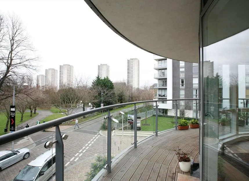 Clayponds Lane, Brentford, TW8, photo 2