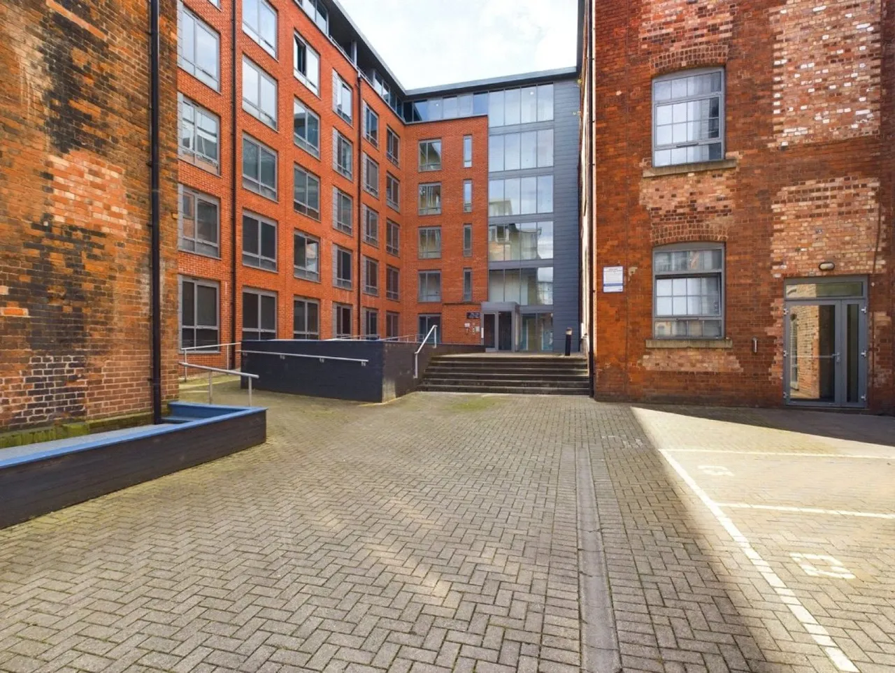 2 bed flat for sale, Queens Road, Nottingham, NG2