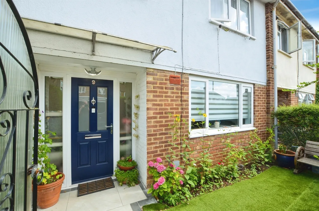 3 bed house for sale — Howe Road, Hemel Hempstead
