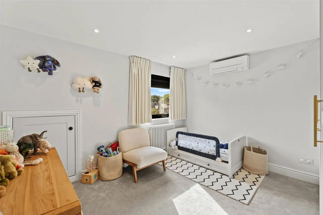 Claremont Road, Teddington, TW11, photo 24