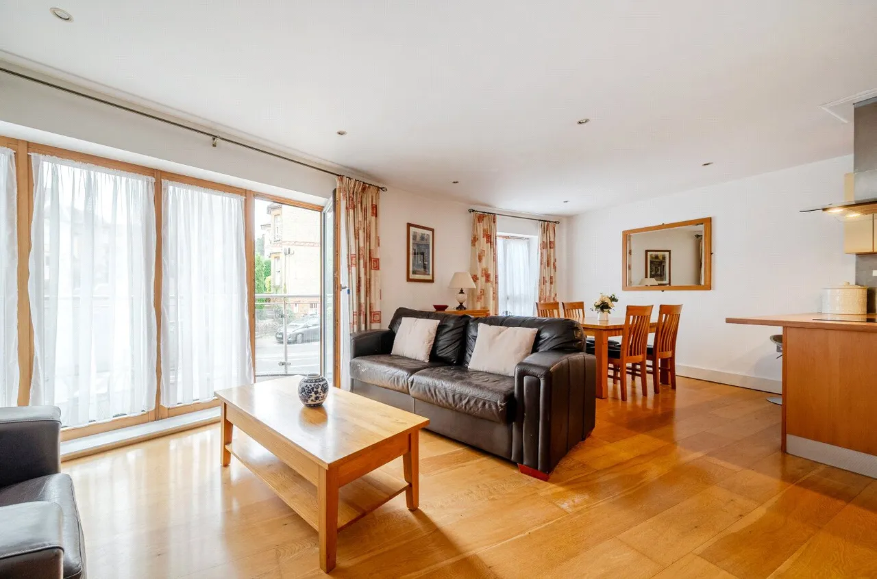 Epsom Road, Guildford, GU1, photo 2