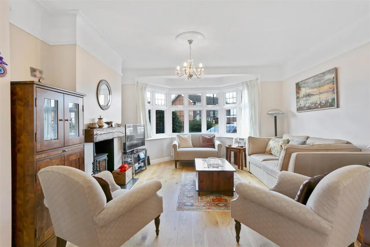 Love Lane, Cheam Village, Surrey, SM3 8PS, photo 5