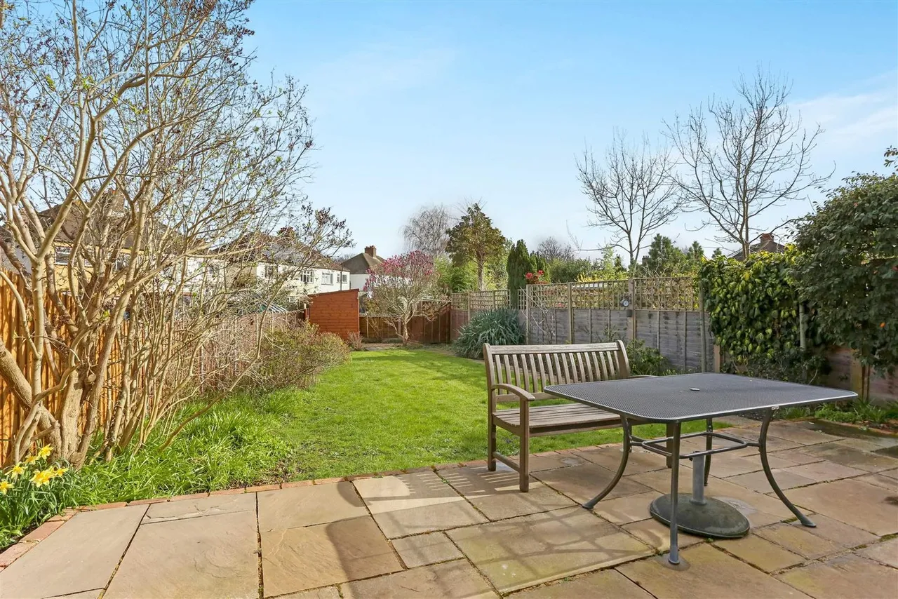 Love Lane, Cheam Village, Surrey, SM3 8PS, photo 12
