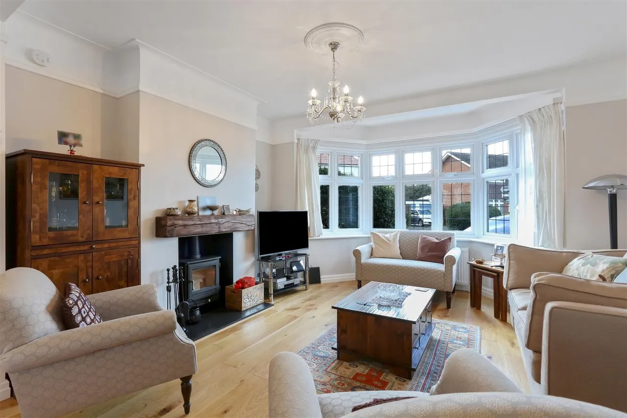 Love Lane, Cheam Village, Surrey, SM3 8PS, photo 3